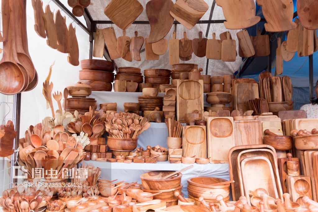 出售木制器皿Wooden utensils for sale